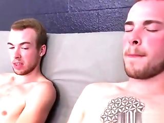 Gay-for-pay Twin Hunks See Each Other Give Handjobs