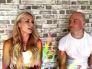 Blonde Aidra Fox Loves While Being Fucked By Her Beau
